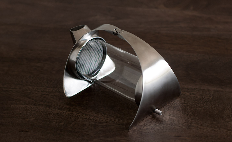 Illustration for article titled This Gorgeous Teapot Lets You Watch Your Tea Leaves Brew